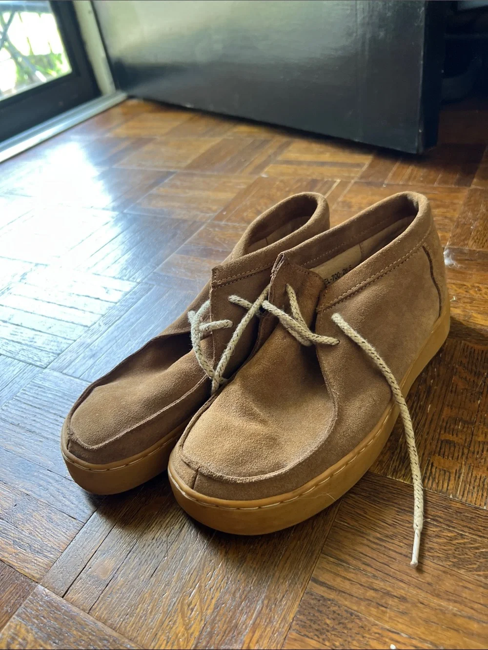 Tommy Hilfiger Men's Tan Suede Chukka Boots